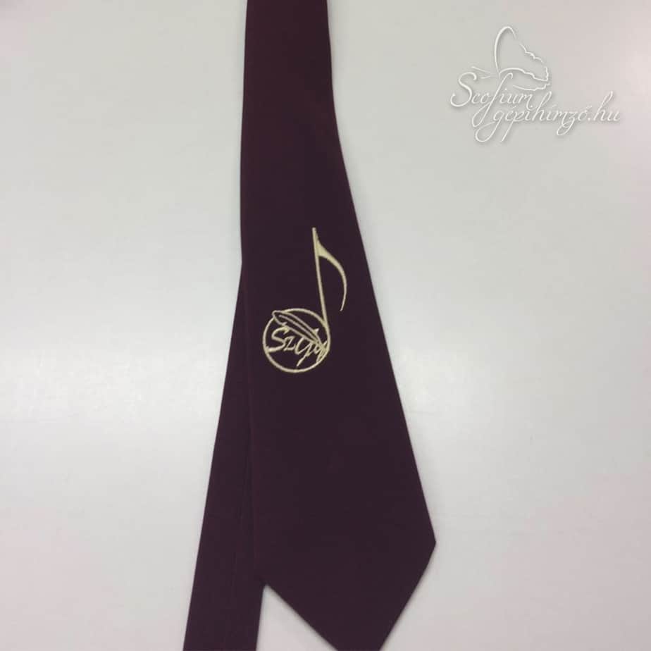 Hímzett nyakkendők énekkaroknak